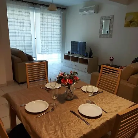 Palms - Ground Floor